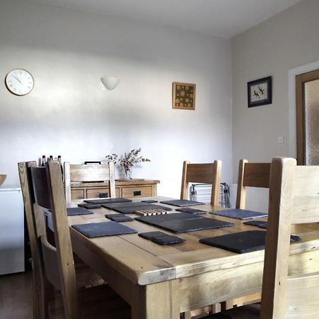 Central And Spacious 2 Bedroom Flat With Garden EDI Buitenkant foto
