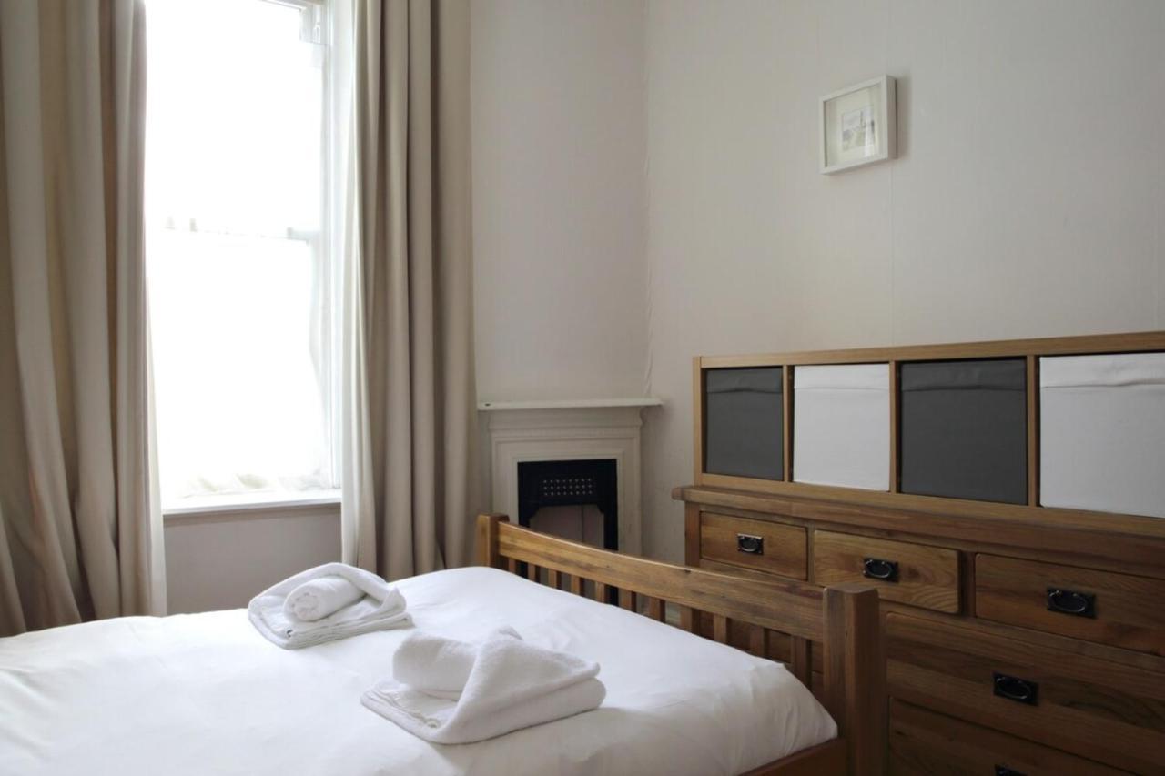 Central And Spacious 2 Bedroom Flat With Garden EDI Buitenkant foto