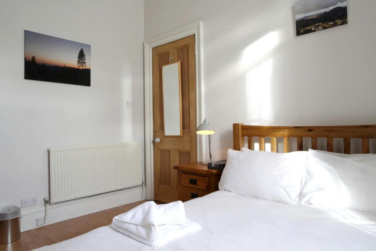 Central And Spacious 2 Bedroom Flat With Garden EDI Buitenkant foto
