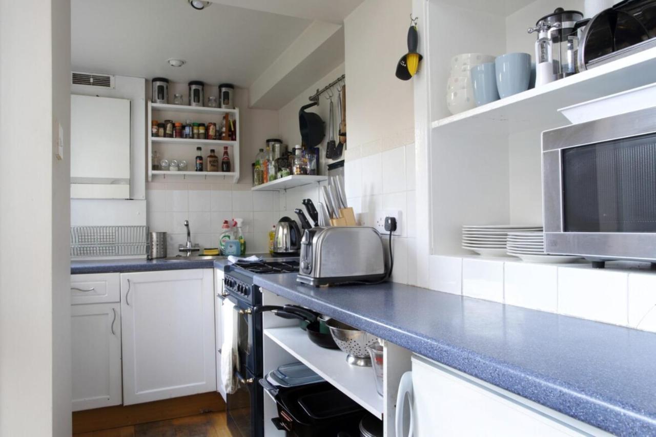 Central And Spacious 2 Bedroom Flat With Garden EDI Buitenkant foto